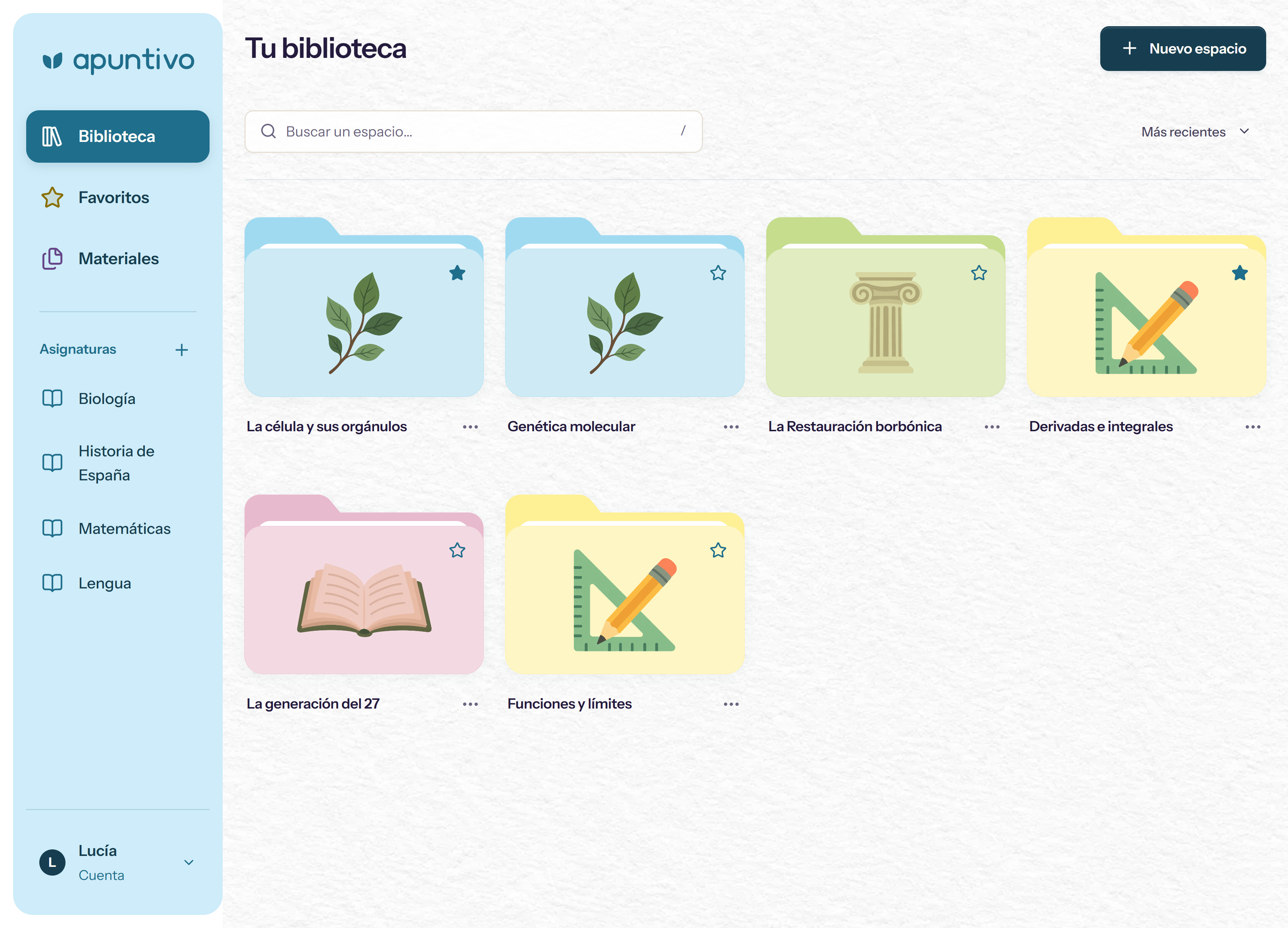 Biblioteca de Apuntivo con espacios de estudio organizados por el estudiante.